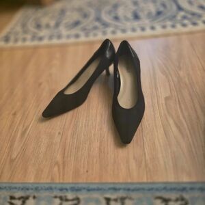 Ellen Tracy Elegant Black Heels